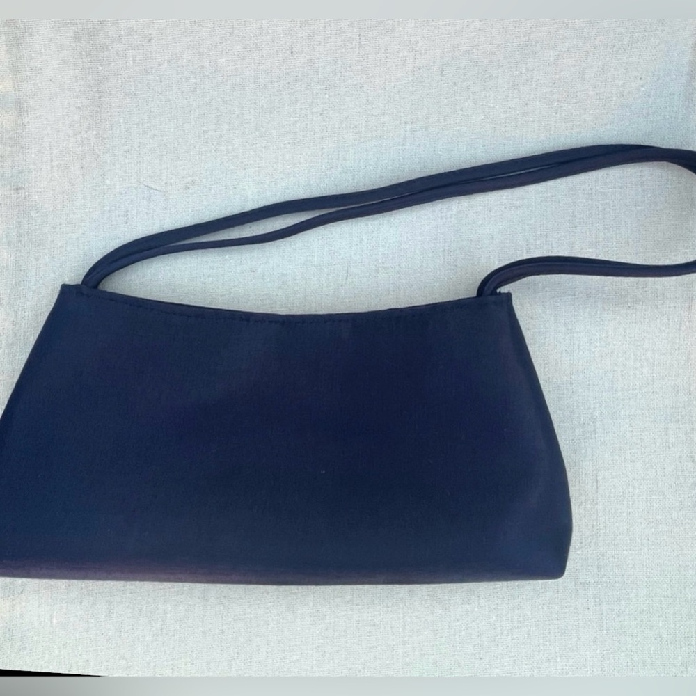 Le Regale Clutch